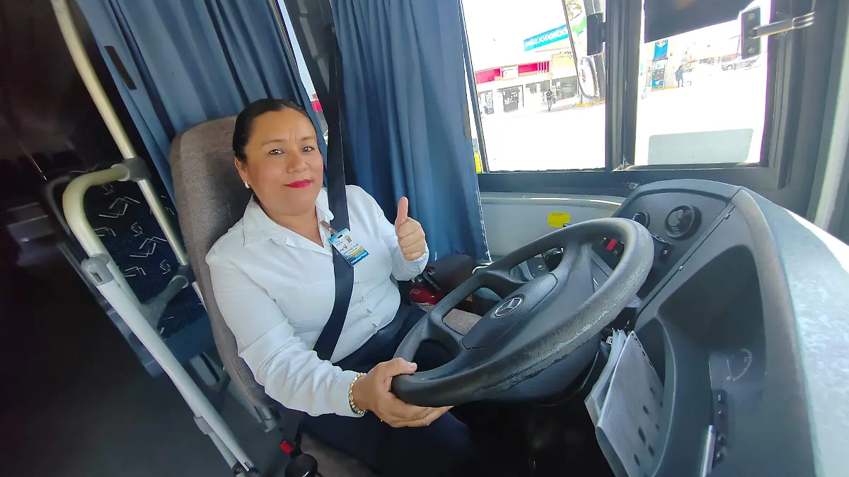 María del Pilar conductora