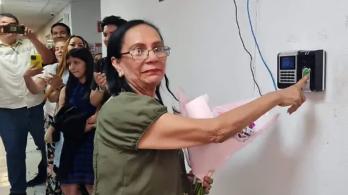 En medio de un día lleno de emociones en el Hospital Infantil de Tamaulipas, Silvia checó por última vez Facebook