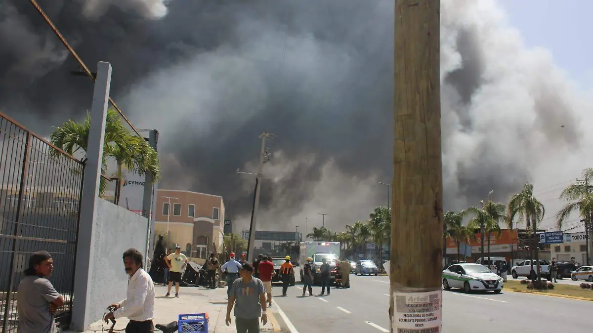 Incendio en la zona norte de Tampico genera intensa movilización de bomberos en el sur de Tamaulipas