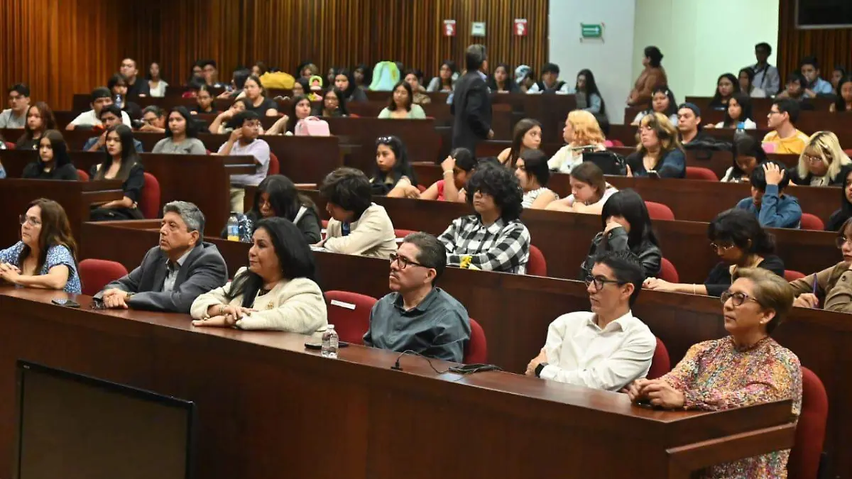 Expertas analizan el periodismo con perspectiva de género en la UAT