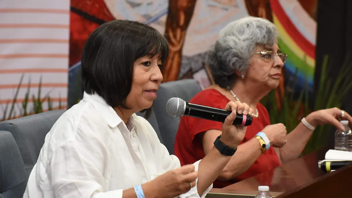 Martha Ramos y Sara Lovera abordan equidad en los medios en una charla con alumnos de la UAT