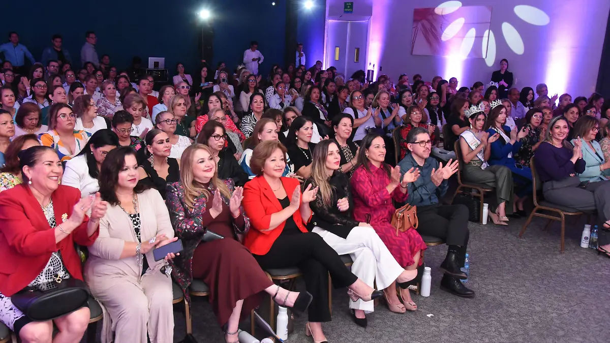 Estuvieron presentes Patricia del Ángel, de la Secretaría de Contraoloría, como representante de Mónica Villareal Anaya y Dunia Marón Acuña, presidenta del DIF de Ciudad Madero