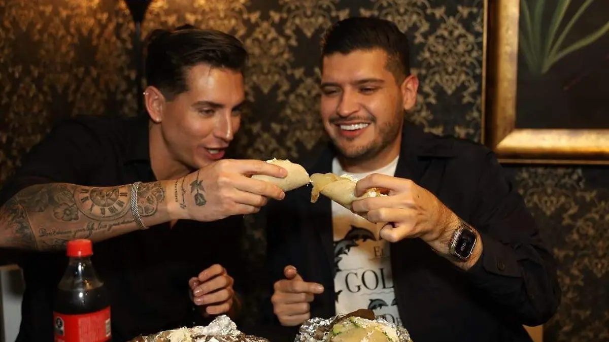 Alberto Granados, el alcalde de Matamoros le invitó unos tacos a  Agustín, de La Casa de los Famosos