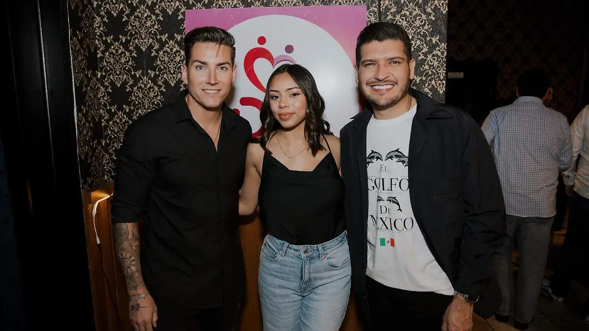 Alberto Granados lució la famosa playera de El Golfo de México que tiene un costo de mil 821 pesos 