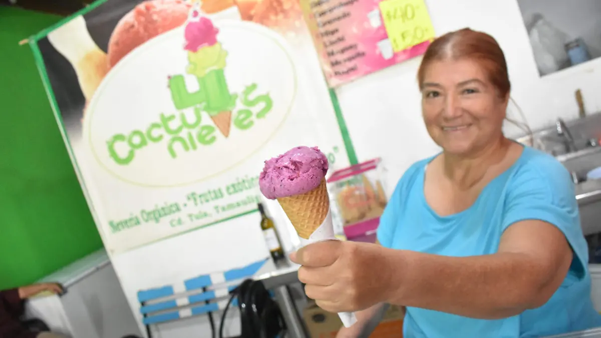 Cleotilde Cedillo creadora de cactunieves, un postre tradicional de Tula, Tamaulipas