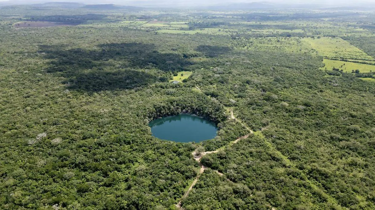 En el municipio de Aldama está el cenote El Zacatón