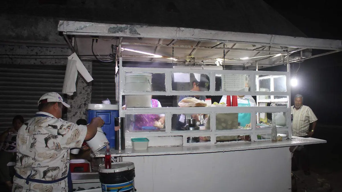 Con 41 años de historia, su puesto es una parada obligatoria para la gente que viene a la zona centro de Tampico