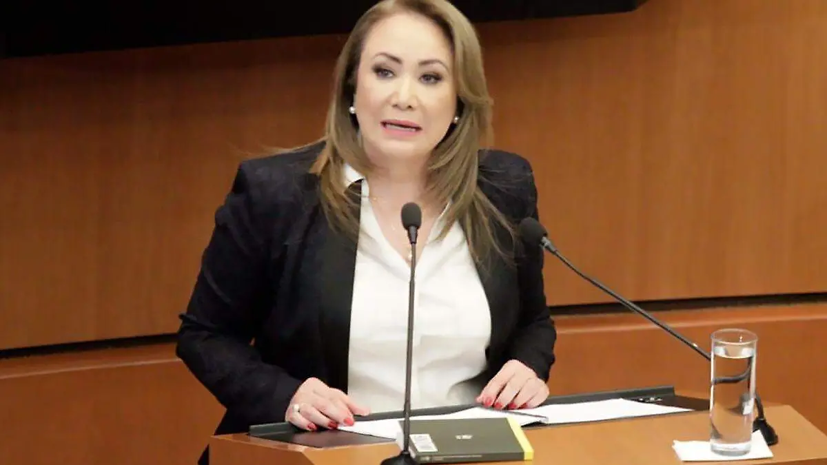 Ministra Yazmín Esquivel2