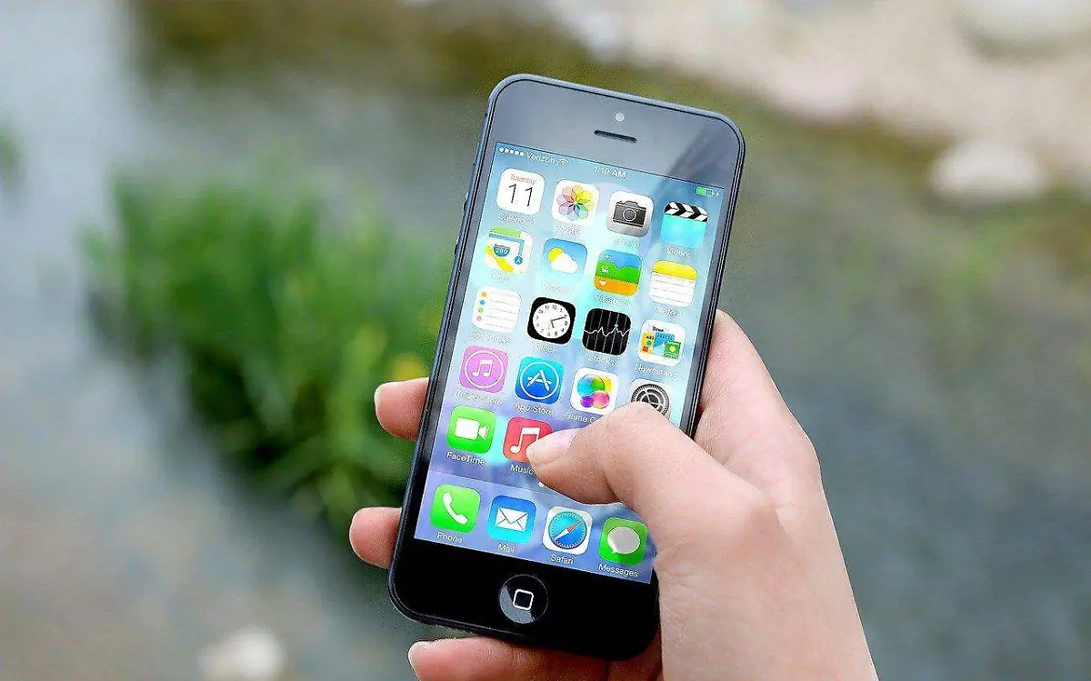 iphone-g613779335_1280