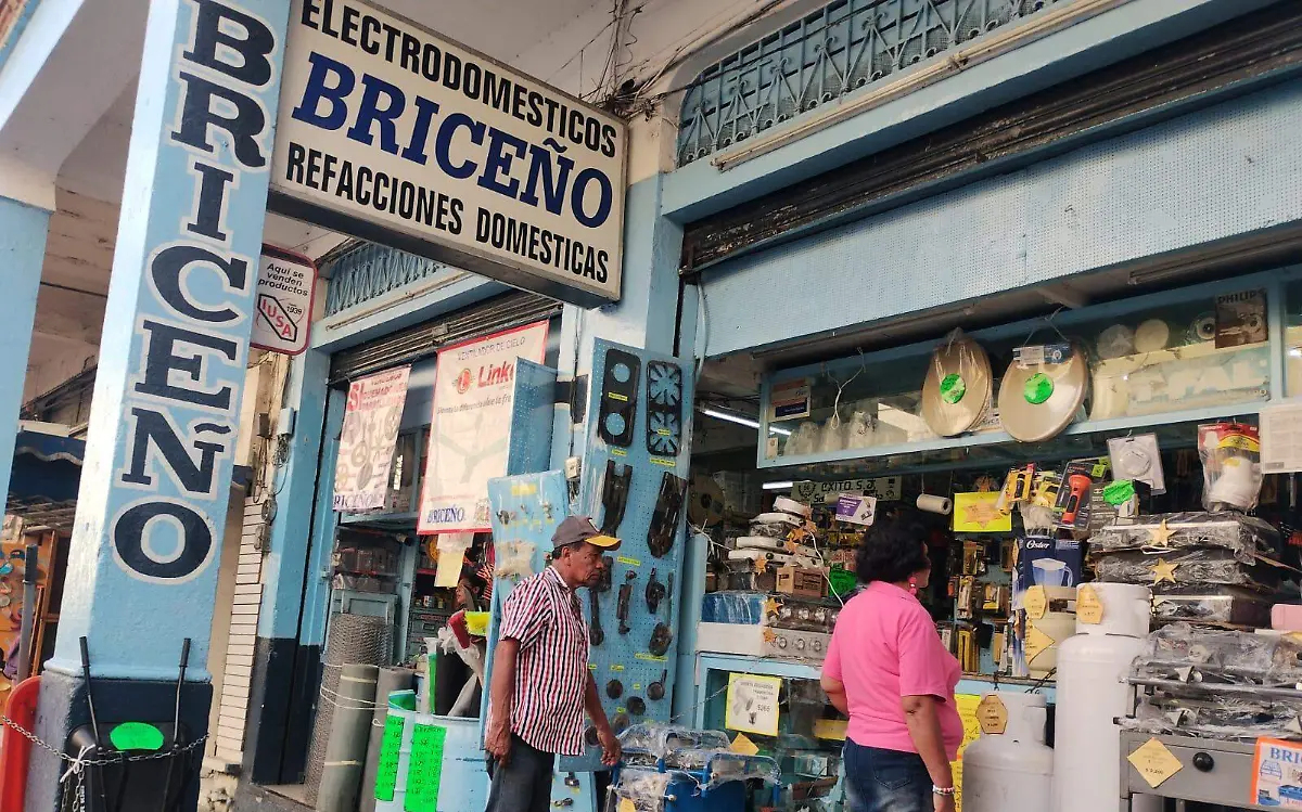 En este local Briceño lleva ya 98 años. Paulo Monsiváis