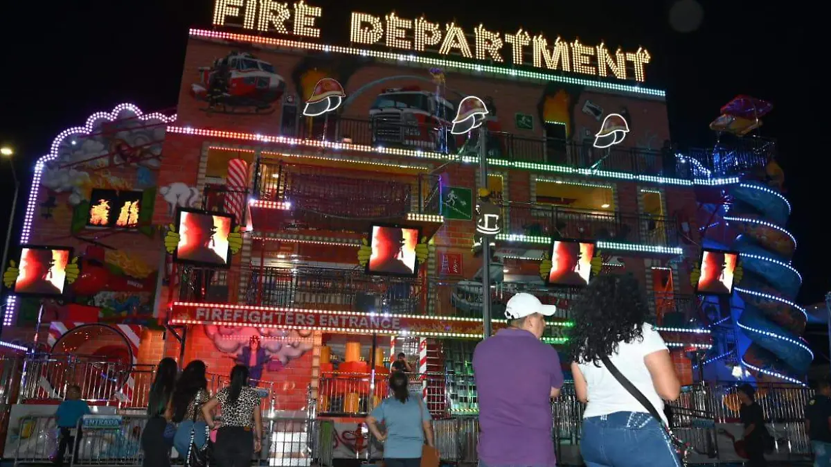 En el Centro de Espectáculos Tampico de la Feria, se presentan artistas como la “Jarocha“, Yuri, Pedro Fernández y Gloria Trevi