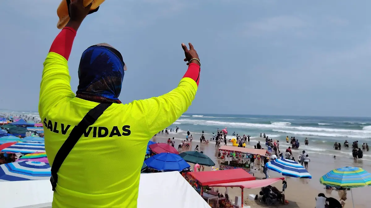 Una gran afluencia de visitantes se registró este viernes Santo en Playa Miramar