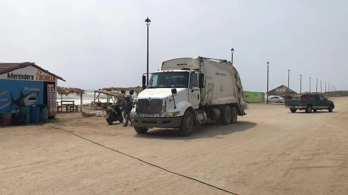 Personal del Ayuntamiento de Pueblo Viejo se unió a la jornada de limpieza