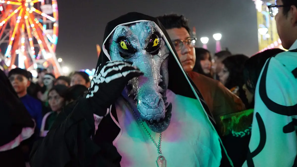 Hasta una monja-cocodrilo fue parte del reto en las Fiestas de Abril Tampico