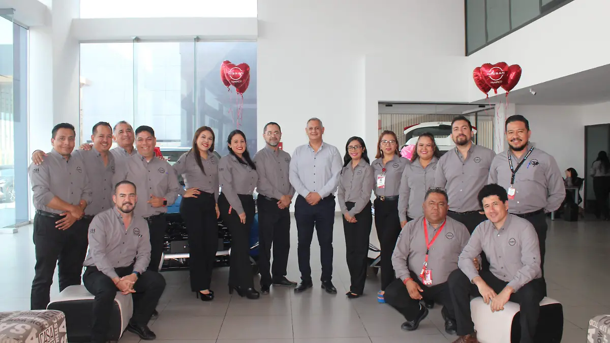 El equipo de la agencia Nissan Tampico se prepara para recibir a compradores potenciales tras el reciente arribo de Magnite