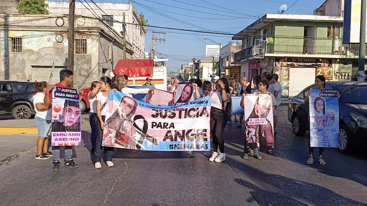 Marcharon por la calle Colón hasta la Fennam para exigir justicia en el caso de Angy