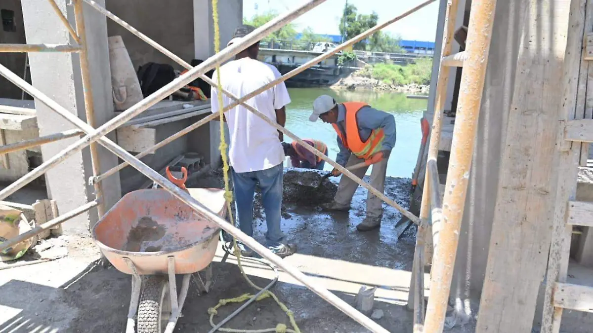 Albañiles ya tienen como herramienta para conseguir trabajo a Facebook