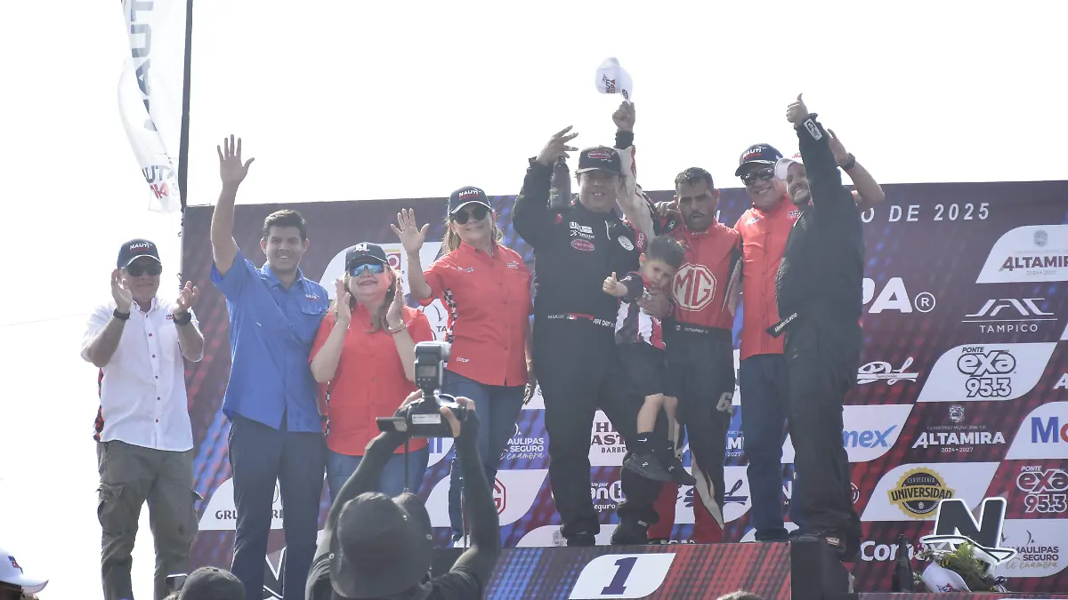 El primer lugar fue para Manolín Gutiérrez, el segundo lugar fue para Fernando Ruíz y el tercer lugar fue para Pepe Chuy Macías