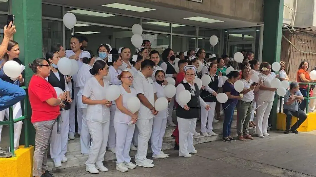 La carroza partió hacia el IMSS en Ciudad Madero donde la recibieron sus colegas