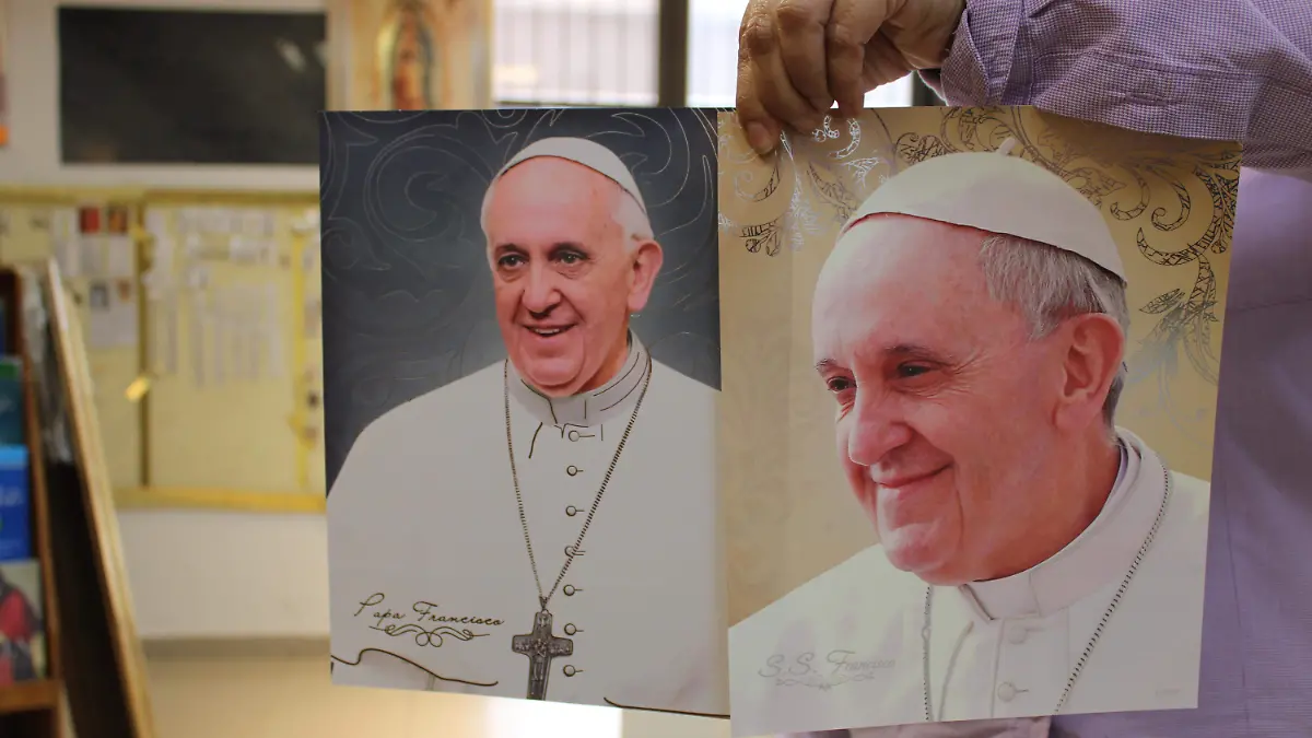 Las fotografías del Papa Francisco se venden en tiendas de Tampico y la región