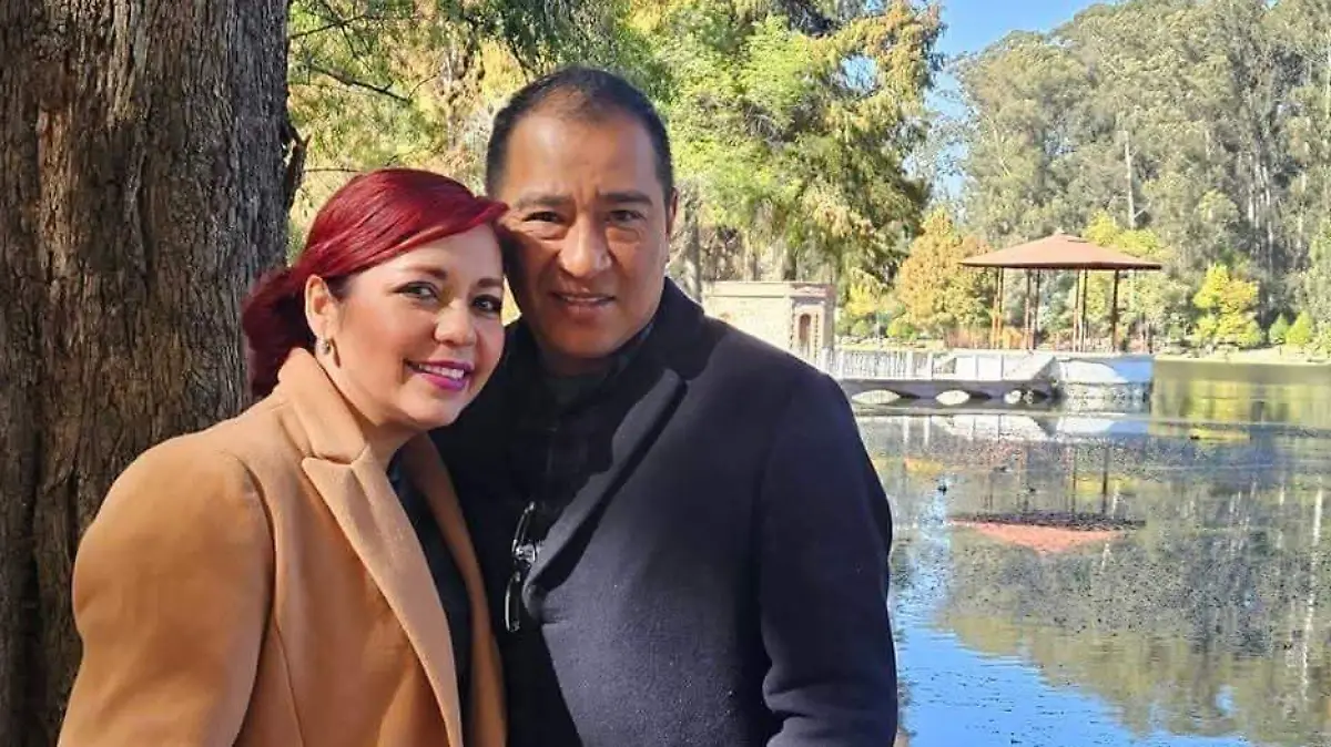 Amparo González ha logrado conjugar su papel como docente y esposa  