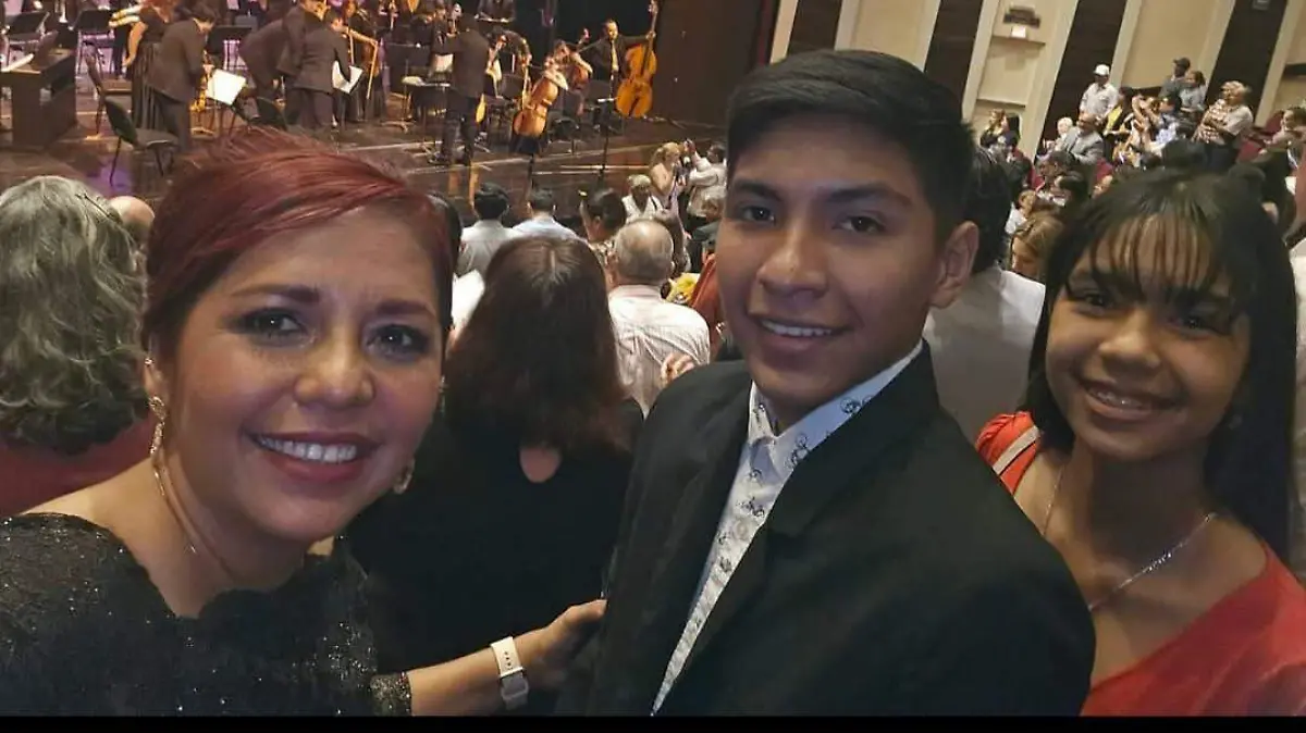 Amparo González, nos comparte su historia como mamá, estudiante y docente