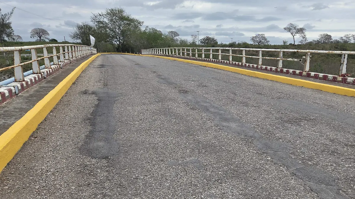 Puente de Los Soldados en Pueblo Viejo, un riesgo para conductores