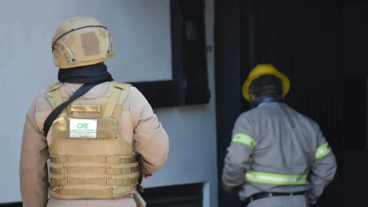 CFE y fuerzas federales inspeccionan comercios en la frontera de Tamaulipas
