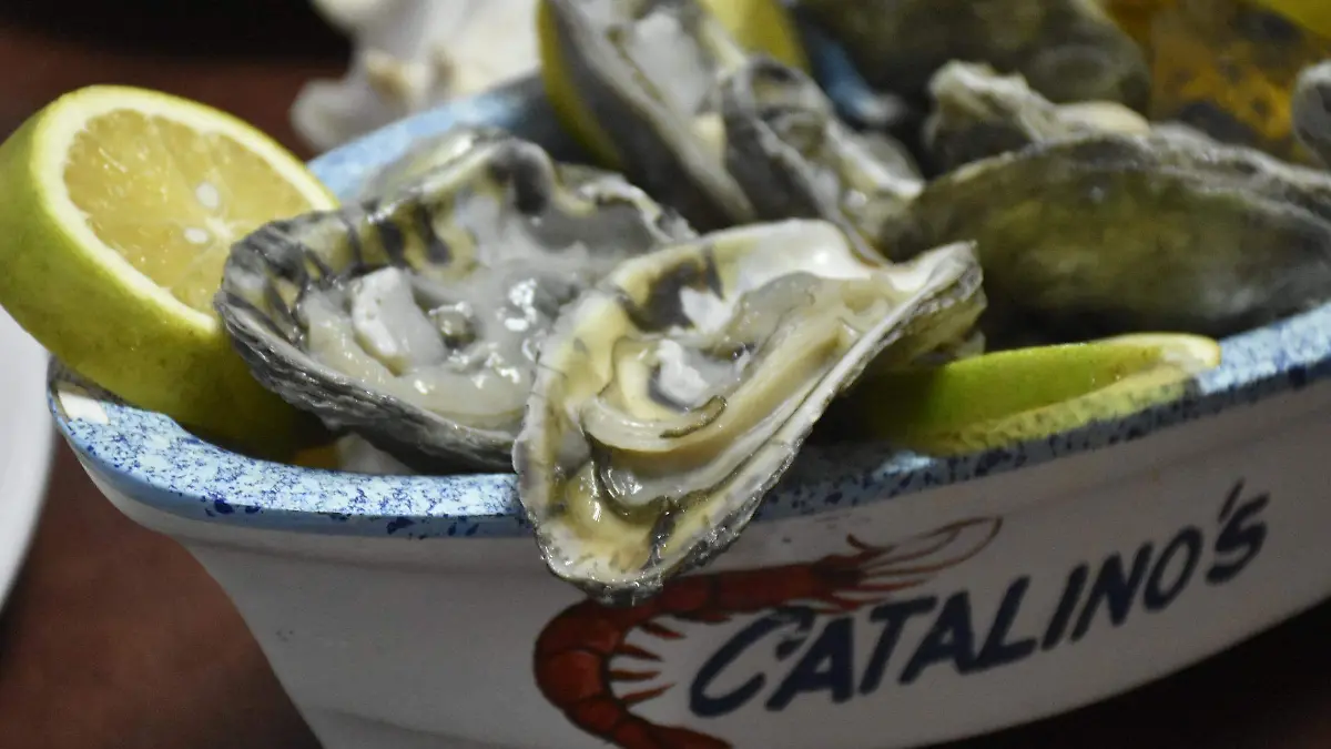 El icónico barquito Catalinos son mariscos variados