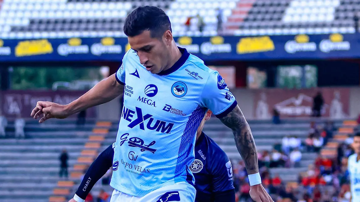 Danilo Santacruz de la Jaiba Brava en las Semifinales de la Liga de Expansión