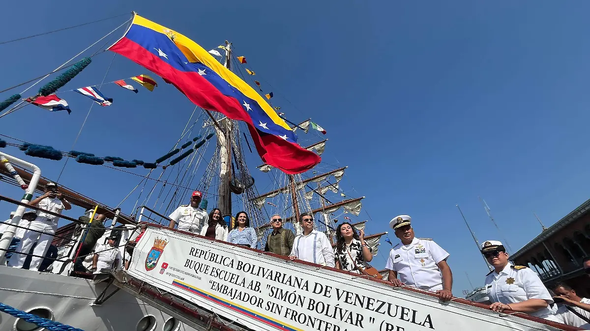 El capitán Ronald Briceño señaló que los jóvenes salen a cumplir un proceso de formación, pero también a llevar un mensaje de paz José Luis Tapia (3)