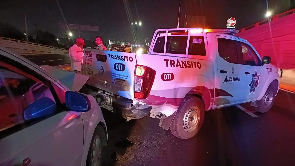 Una patrulla de Tránsito y Vialidad evitó la tragedia en la Avenida de la Industria