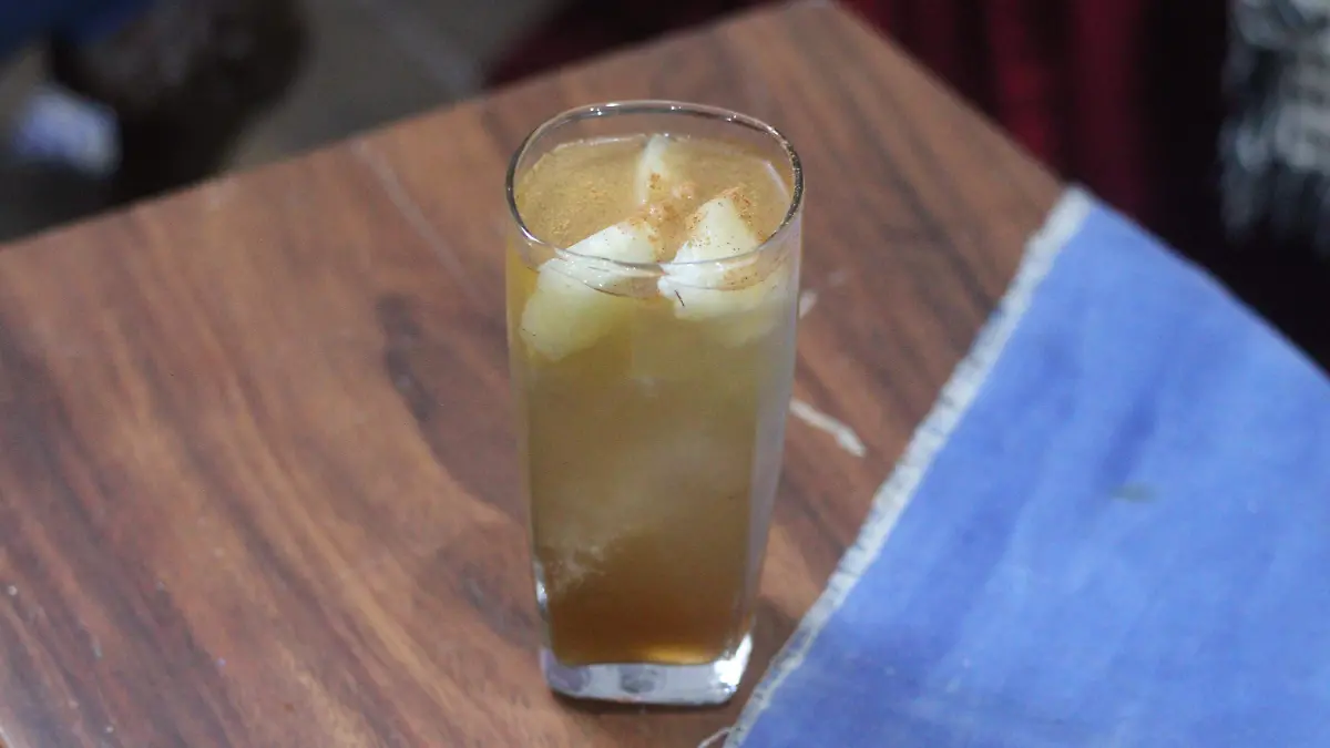 A una infusión de jengibre se le puede añadir trozos de fruta, canela y algún cítrico