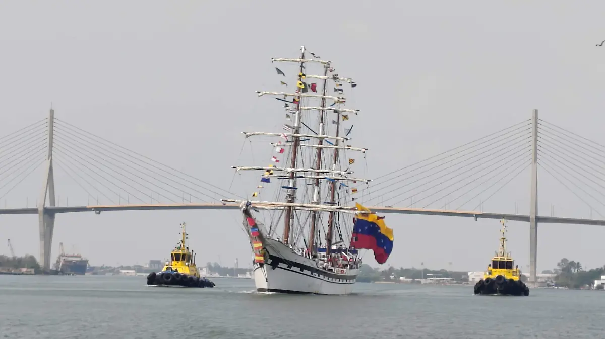 El Buque Escuela 'Simón Bolívar' partió de Tampico tras una estancia de seis días