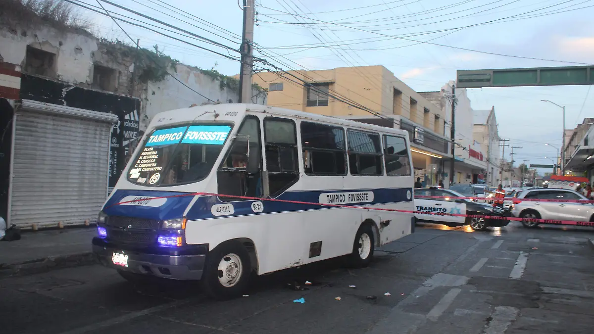 Microbús de la ruta Tampico-Fovissste atropella a un hombre Mario Cruces (1)