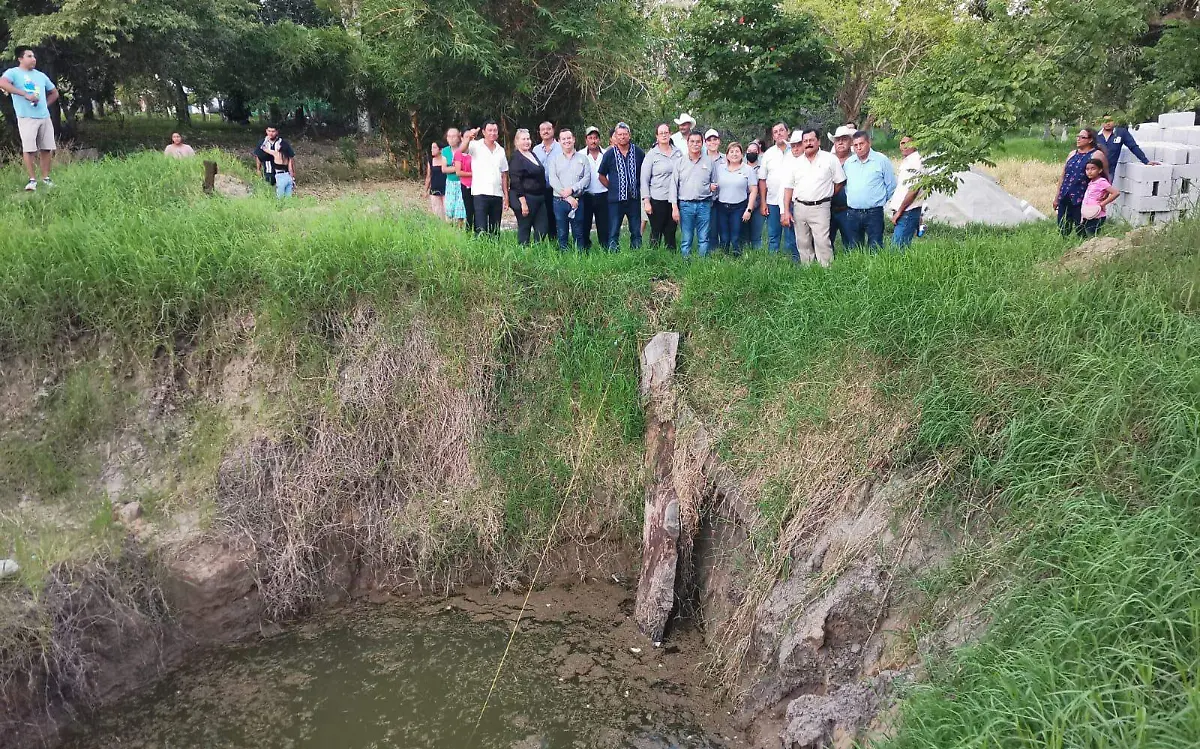 Excavan pozos en la zona rural 