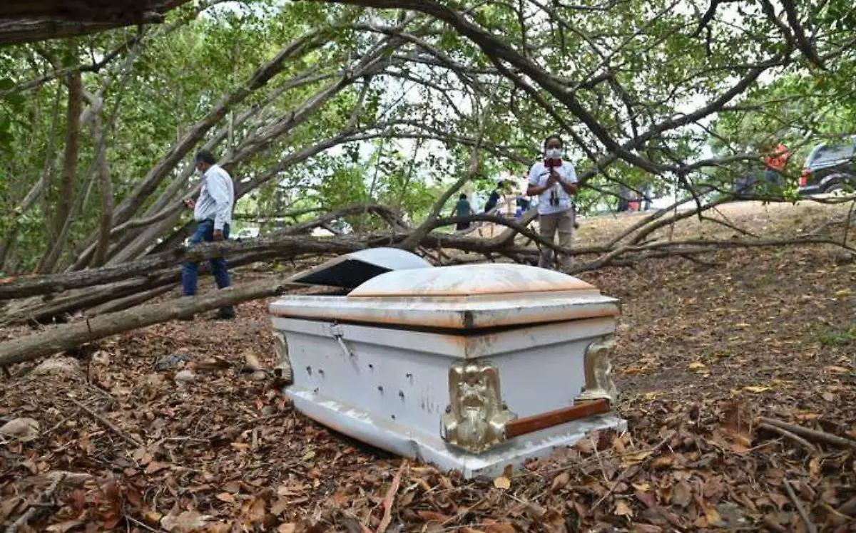 Aparece ataúd en la laguna del Carpintero de Tampico [Video]