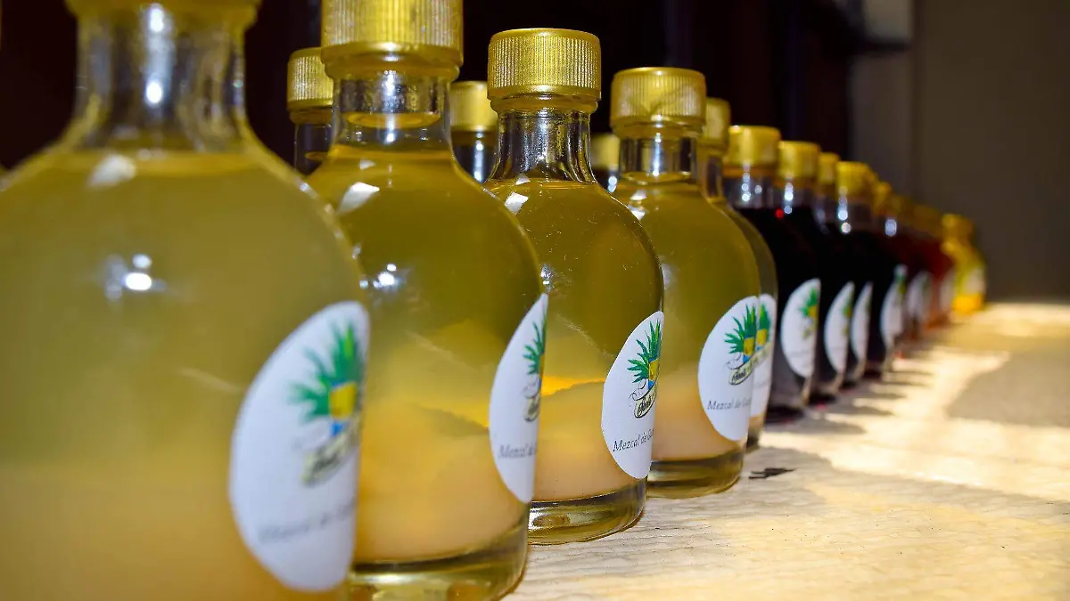 mezcal-g9d079656d_1920