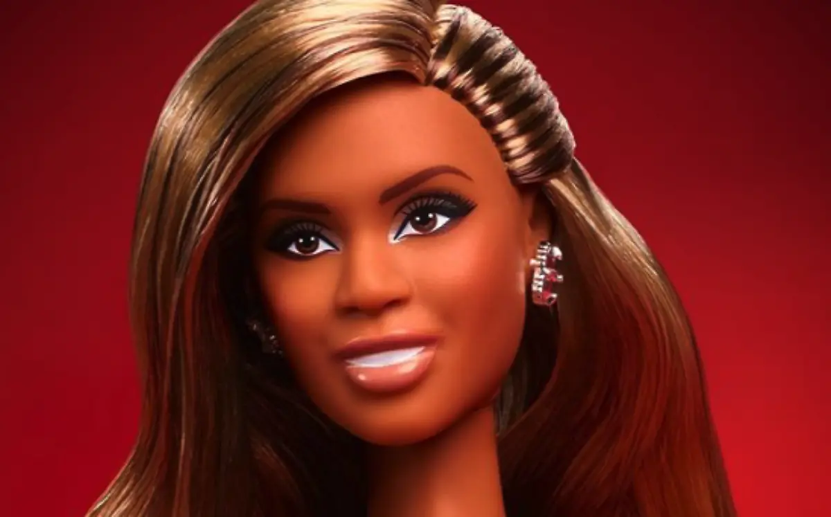 Barbie y su primera muñeca trans 2