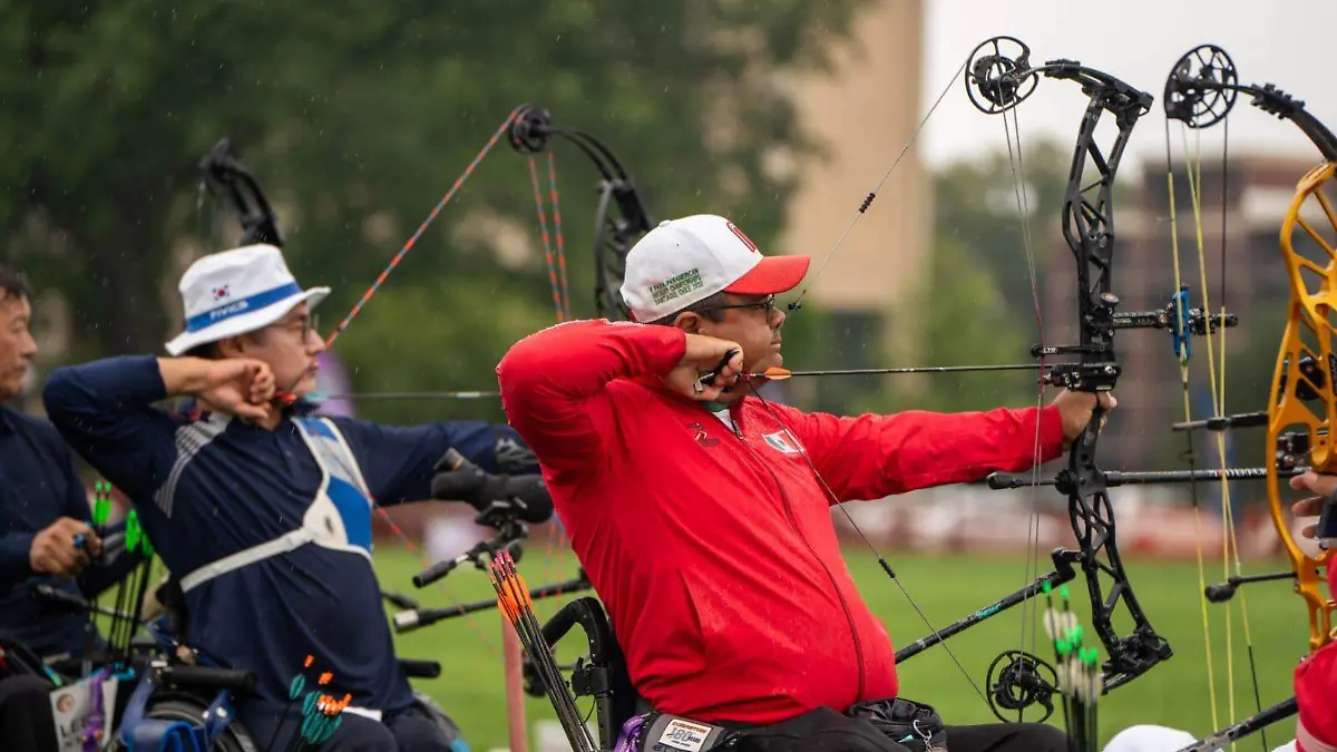 Atleta de Tampico logra dos medallas en torneo de tiro con arco en Chicago; ¡felicidades, Gerardo!  