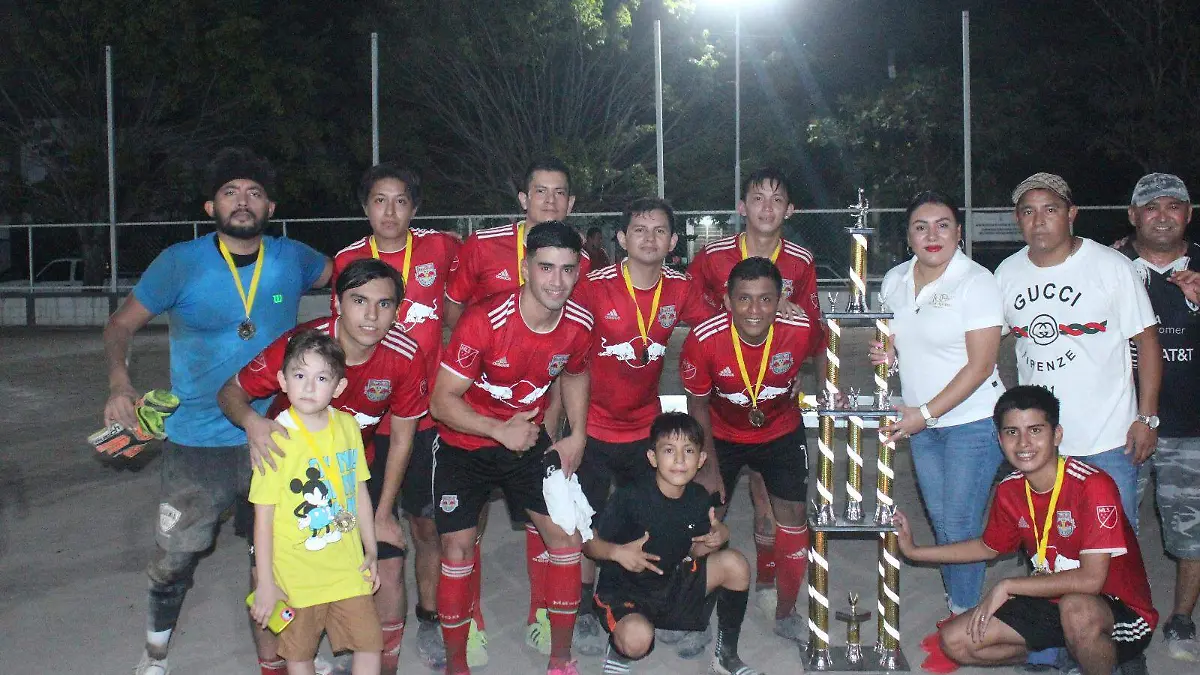 Nuevos campeones de liga en la colonia Hipódromo de Ciudad Madero, ¡felicidades a Los Rojos! [Fotos]2