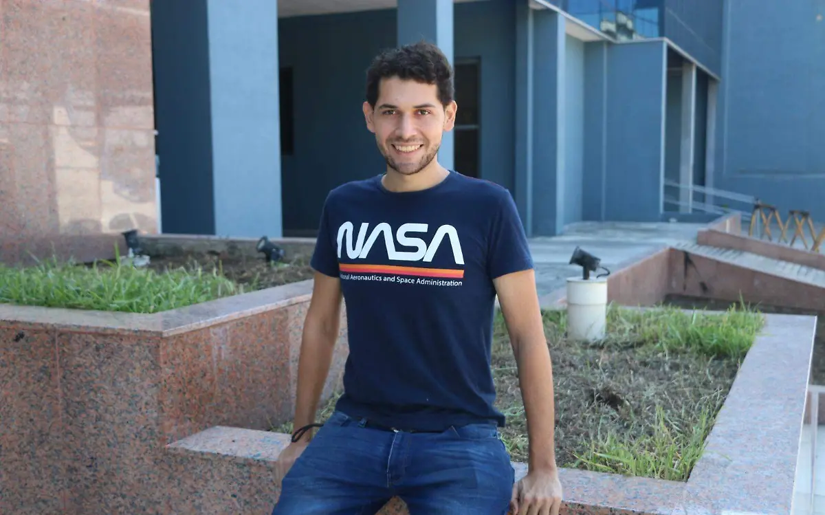 Pablo, el ingeniero convocado por la NASA, repara electrodomésticos para recaudar fondos