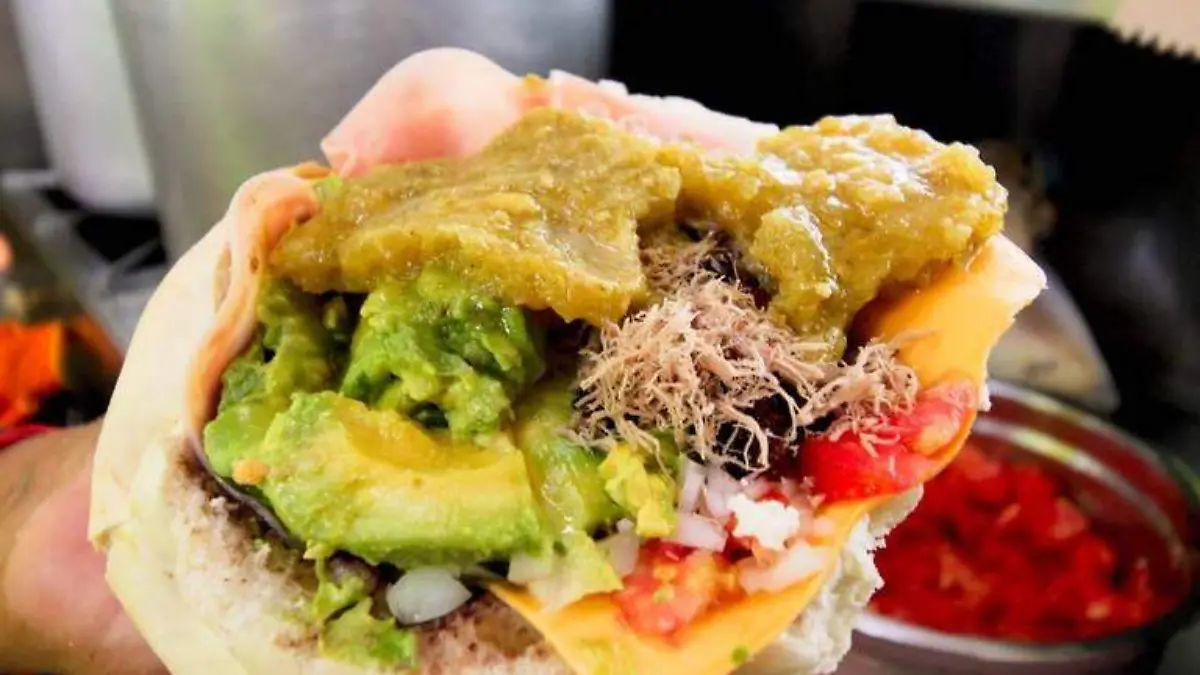 ¿Cuántas calorías tiene una torta de la barda con todo? Conoce sus nutrientes