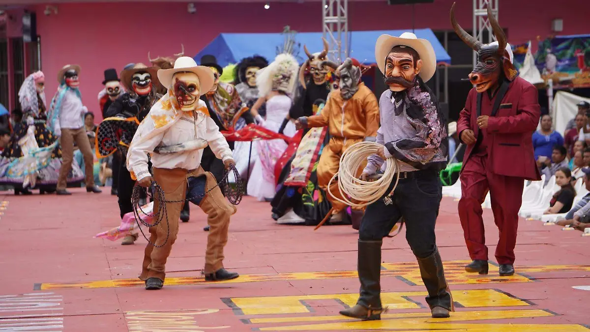 Con la tradicional viejada, inauguran la fiesta de Día de Muertos en Tempoal