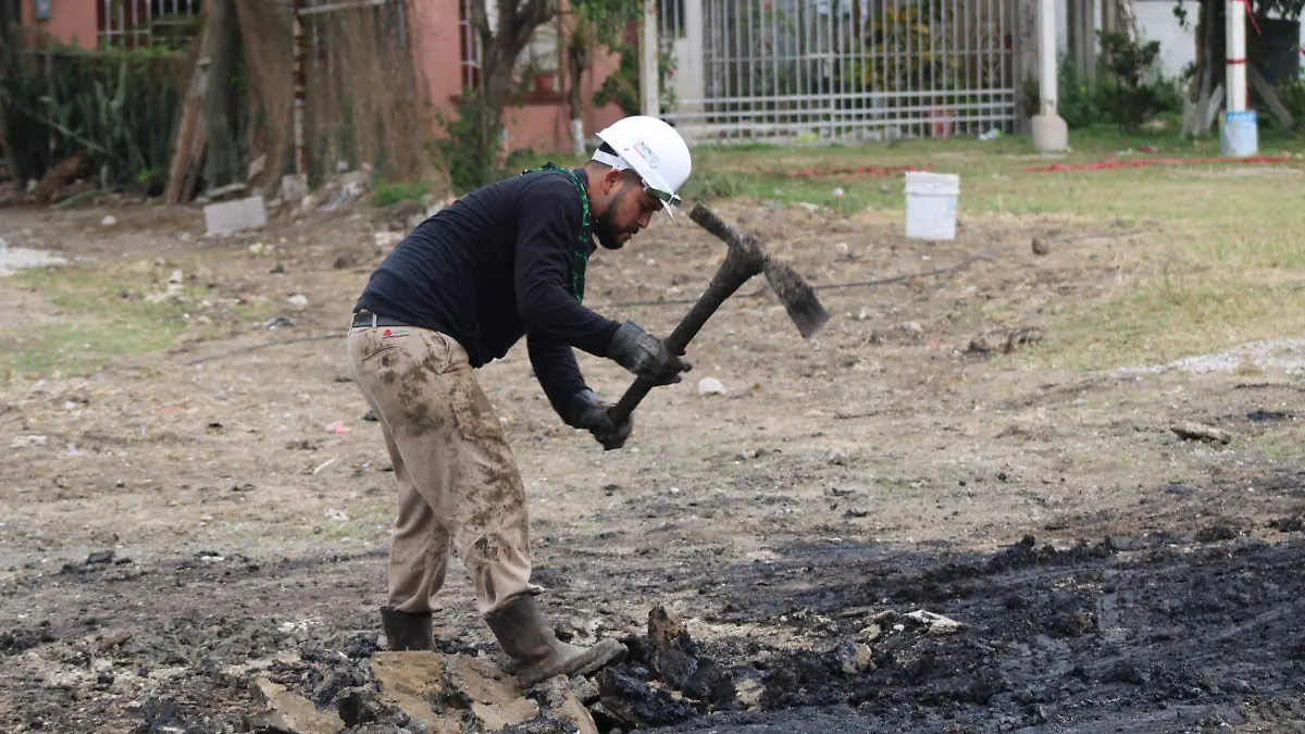 Ecología municipal revisará trabajos de saneamiento que lleva a cabo Pemex en Las Flores    