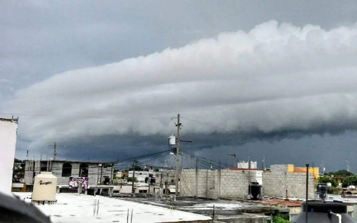 El fenómeno de la shelf cloud se ha presentado múltiples ocasiones en Tampico y la región, ejemplo de eso es esta foto tomada en 2013 Alexander G. Dadderio