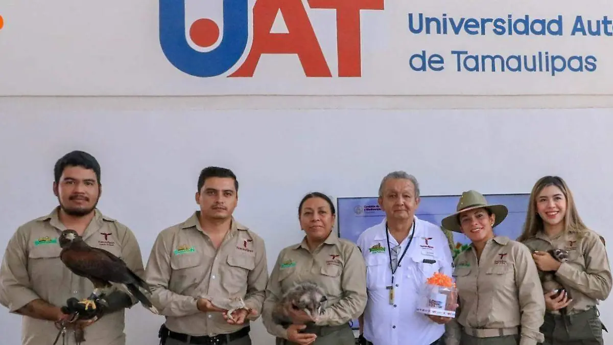 Serpientes, águilas y reptiles 'invaden' la Prepa UAT