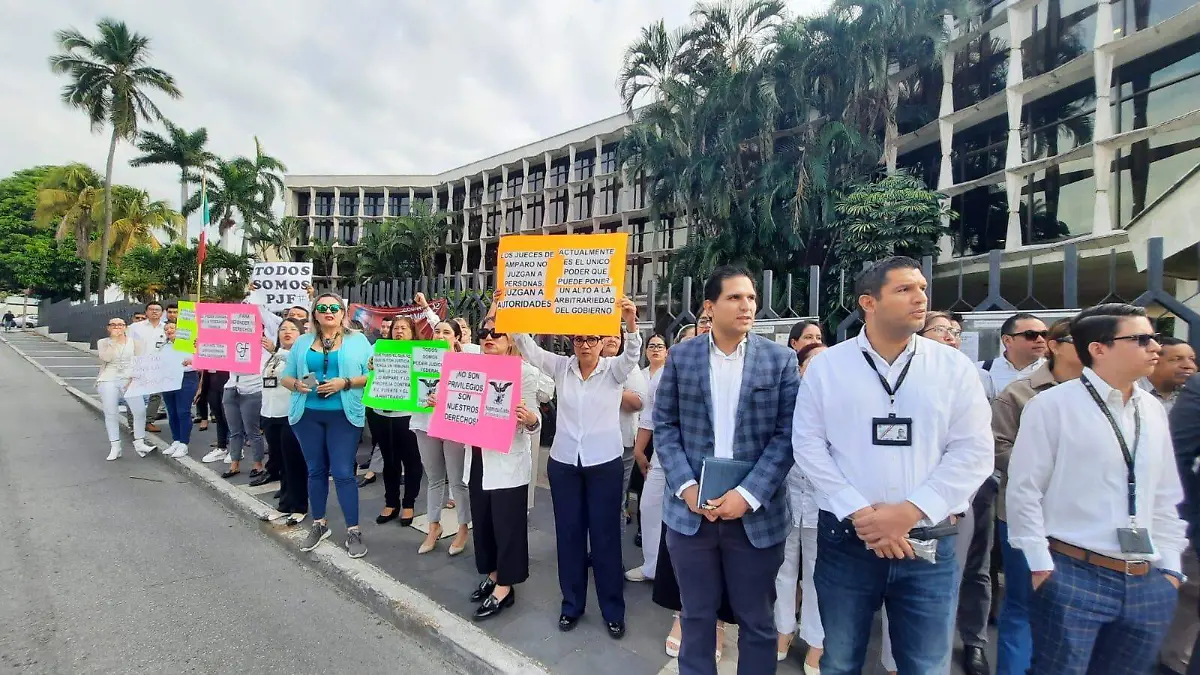 Protestan trabajadores de juzgados por reducción de presupuesto al poder judicial