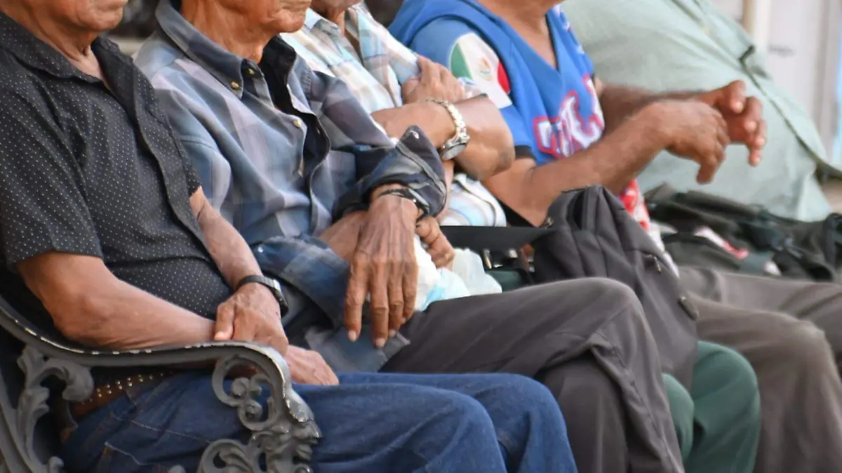 Abuelitos en abandono adultos mayores sufren de maltrato