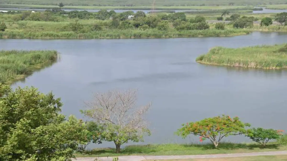 Por concluir rehabilitación del dique "El Camalote", urgen dragar el sistema lagunario